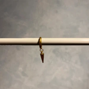 Ett guld örhängen  - Säljer ett guldörhänge💓💓