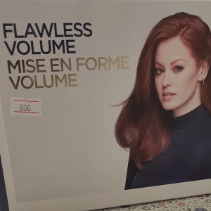 Midnight Luxe 800 från BaByliss - Varmluftsborste Midnight Luxe 800 från BaByliss. Helt ny oanvänd, i originalförpackning. Nypris: 800 kr.