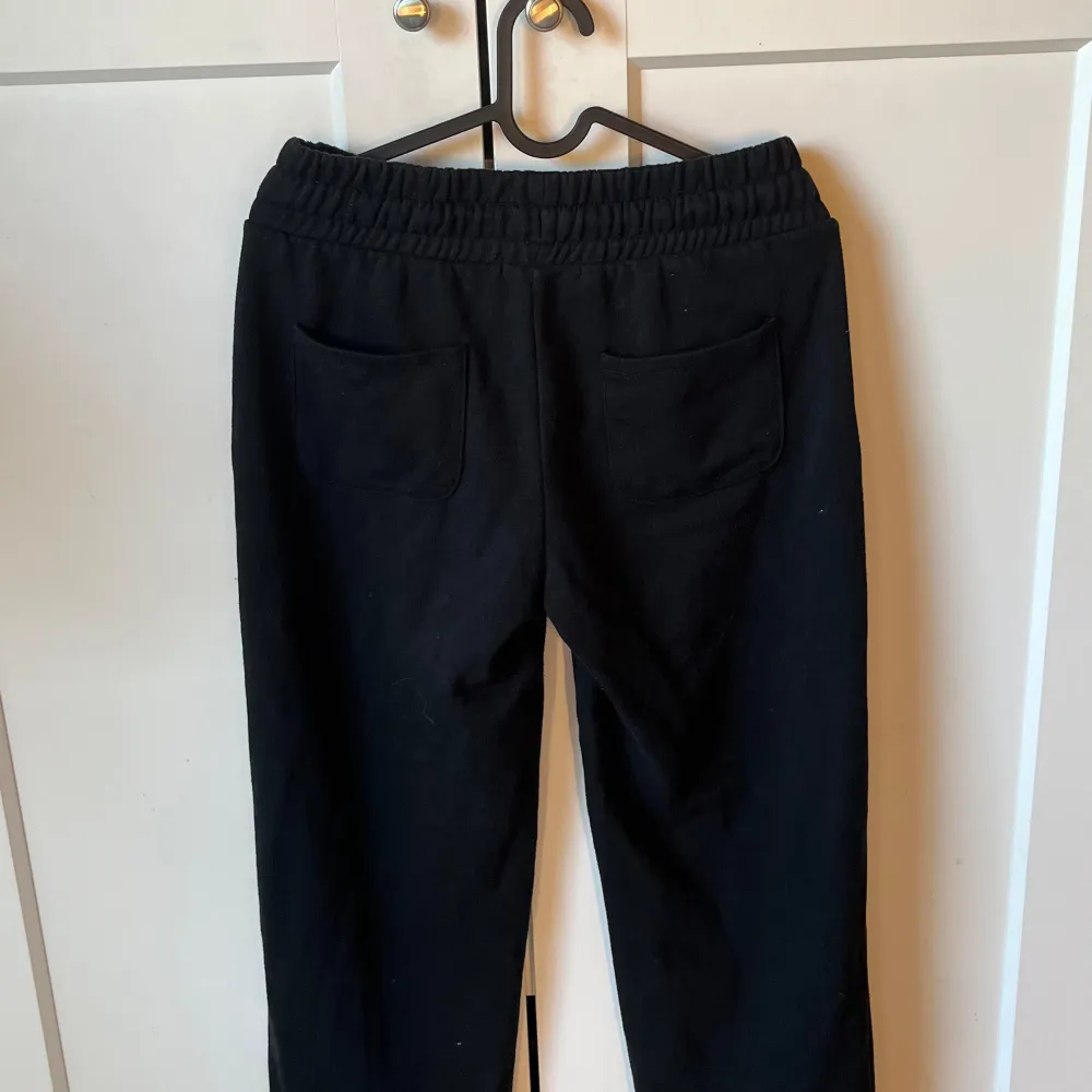 Säljer dessa populära mjukis från lager 157 i storlek S!! Säljer för 80 kr 💕💕. Jeans & Byxor.