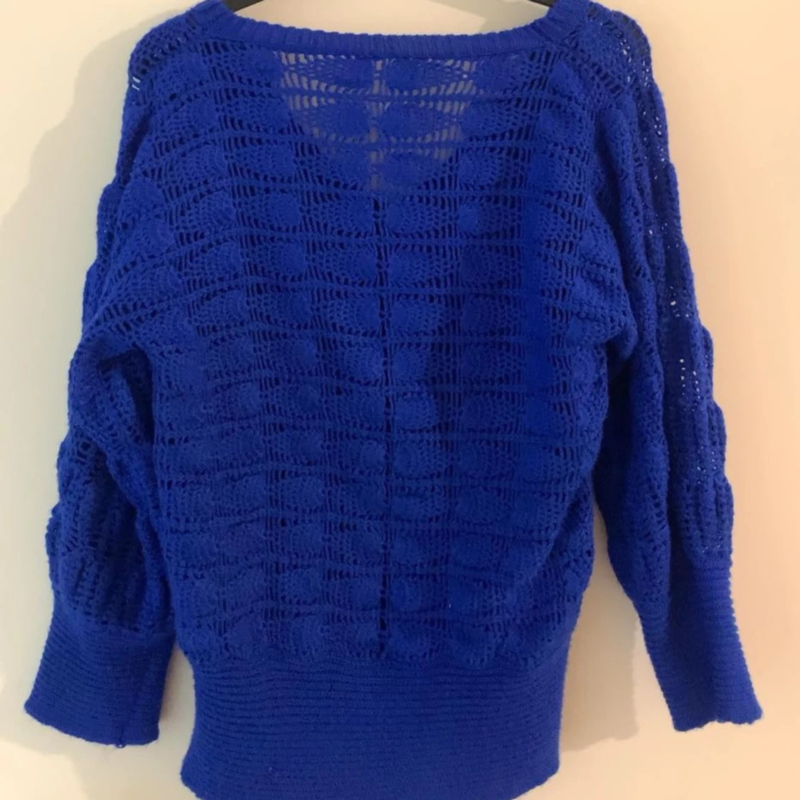 Stickad blå tröja  - 92