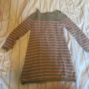 Klänning barn - Fin klänning i bra skick, storlek 6-8 år från H&M 