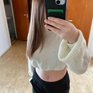 Magtröja - Använt 1 gång Köpt på SHEIN Storlek S