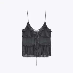 Zara topp - Säljer denna superfina zara topp då den inte kommer till användning, hör av er för frågor eller annat💗