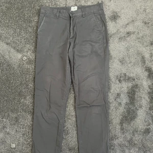 Kostymbyxor - Märke: H&M  Skick: Mycket bra  Passform: Slim fit   Köpare betalar frakten!👍🏼