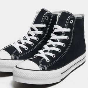 Svart/vita Converse  - Utmärkt skick