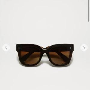 Chimis Brown 08 - Sprillans nya, aldrig använda endast testade. Jag köpte de men de passade inte bra på min ansiktsform, men kunde ej returnera då jag tappat bort kvittot.  Skriv för frågor. 