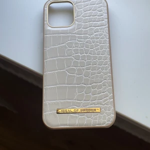 Ideal of Sweden skal - Ideal of Sweden skal Färg: Beige Mycket fint skick! 🤍 (IPhone 12)