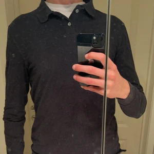 Grå tröja  - Grå piké tröja i storlek s 