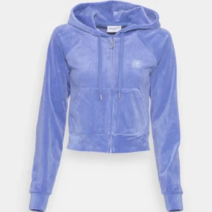Juicy hoodie  - Fint skick knappt använd. Säljer för 500 och i storlek S. kan sänka vid snabb affär