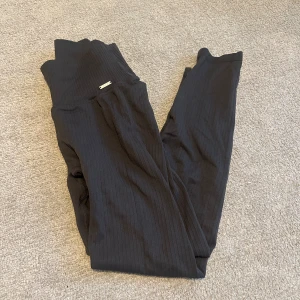 Mörkgråa Aimn tights - Som nya och knappt använda 