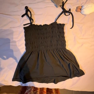svart top - svart babydoll top💕 skriv för frågor eller fler bilder 🫶