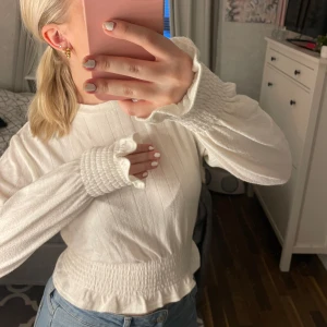 Volang topp - Så fin topp från H&M använd 1 gång, jätteskönt material💕