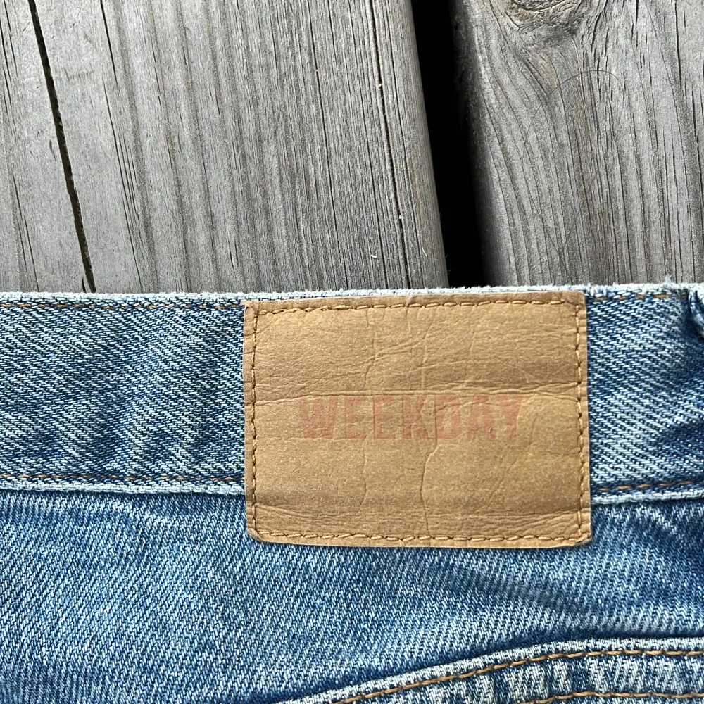 Ett par straight/baggy jeans från Weekday! ☺️. Jeans & Byxor.