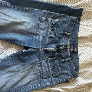 Jättefina jeans i storlek 36 från New man!!!❤️‍🔥❤️‍🔥❤️‍🔥sitter lådmidjat😇