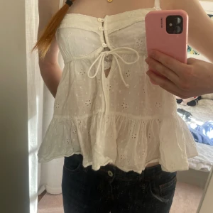 Söt sommar topp - Topp perfekt till sommaren från zara, storlek xs men passar s också💕