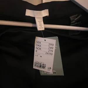 Kostymbyxor  - Aldrig använda, säljes pga för små