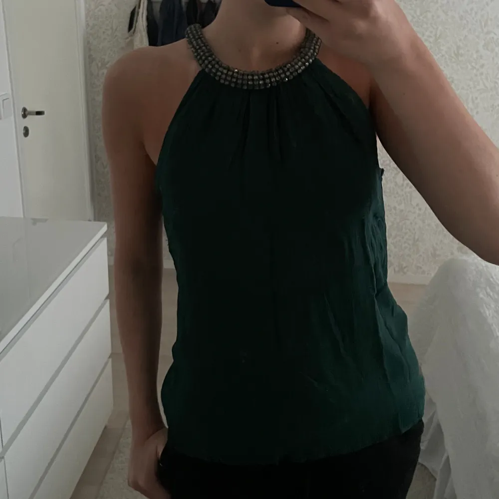 Säljer denna superfina toppen, perfekt till sommaren!💗💗🌸. Yläosat.