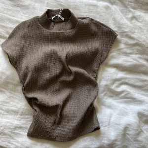 Festtopp - Topp som funkar att klä upp och även använda mer till vardags💗 Storlek s 