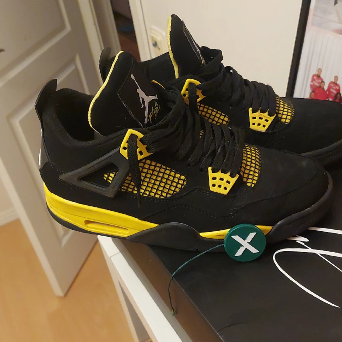 Jordan 4 thunder  - 90