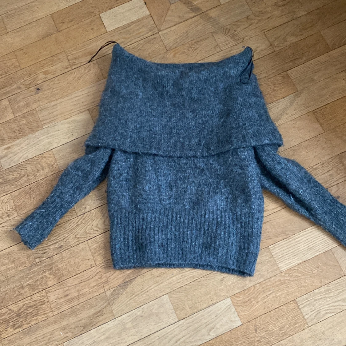 off-shoulder tröja 💞 - 90