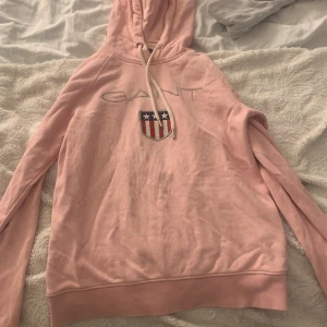 G A N T H O O D I E - gant hoodie! Från själva gant! Storlek xs och aldrig använd! 
