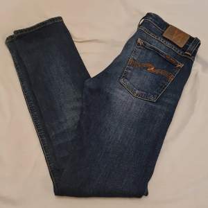 Nudie Jeans 'Tube Tom' Jeans, slim fit. Skick 9/10, endast ett flaw men påverkar ej användning 30/34