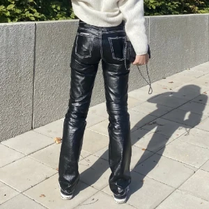 Eytys byxor - Lånade bilder!! Säljer mina eytys byxor pga som aldrig kommer till användning. Helt nya, inte använda 🫶🏼