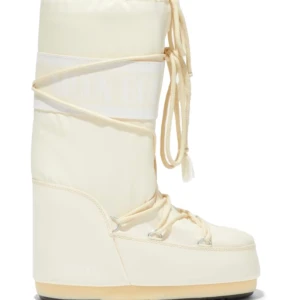 Moon boots  - PRIS GÅR ATT DIKUTERA❤️  Ändats änvända 1 gång. Dom har inga skador och ser nya ut. Kom privat för mer bilder och information ❤️