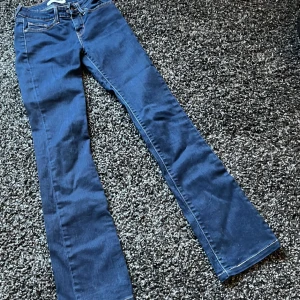 Levis bootcut - Jeans Levis 