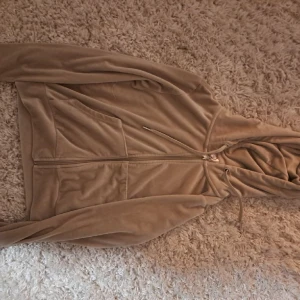 Munk jacka - Fin och mjuk munkjacka i bra skick storlek s