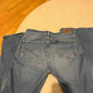 Lee jeans  - Bootcut jeans från lee. Använda fåtal gånger. 