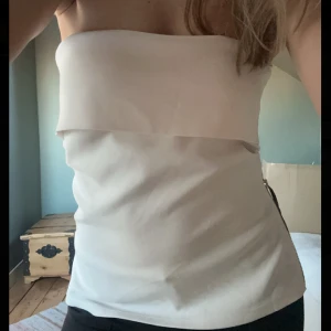 Zara topp - Vit topp från zara storlek S❣️ Tryck gärna på köp nu ❣️