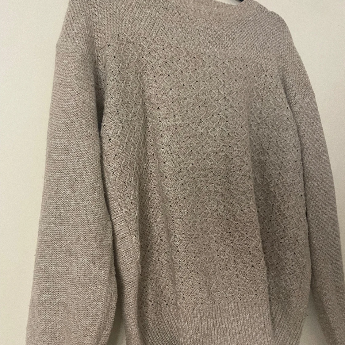 Beige stickad tröja - 91