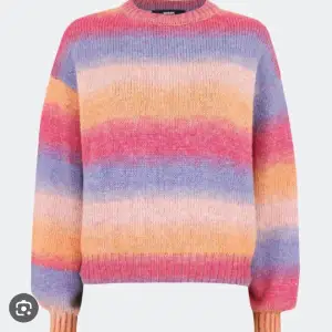 Säljer denna superfina stickade tröja från Bikbok. Pm för fler bilder. 