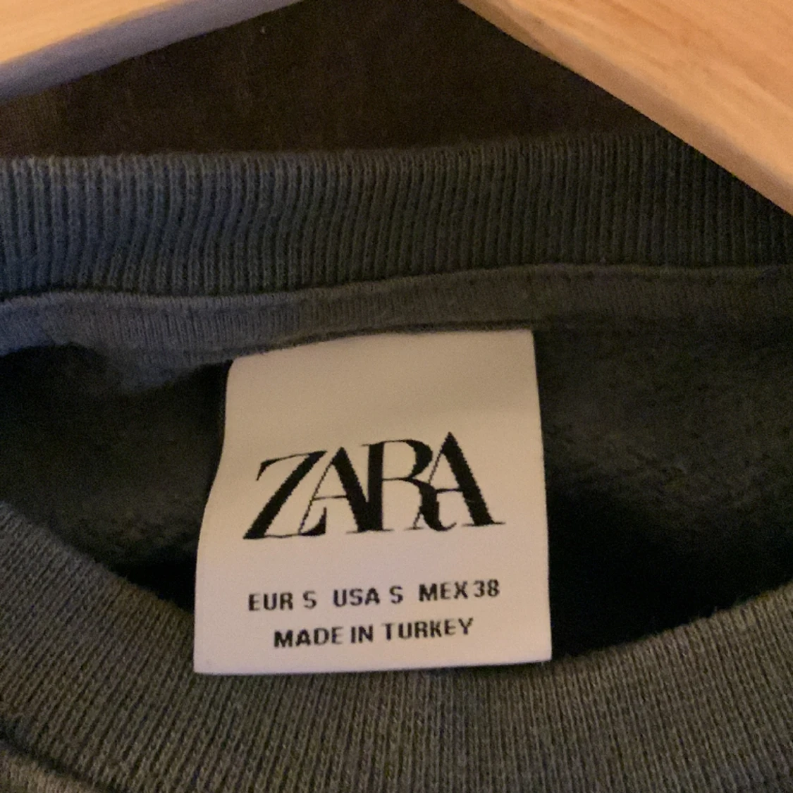 Zara sweatshirt - 90