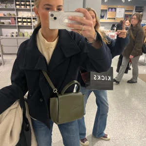 Gina kappa  - Så fin blå kappa från Gina 