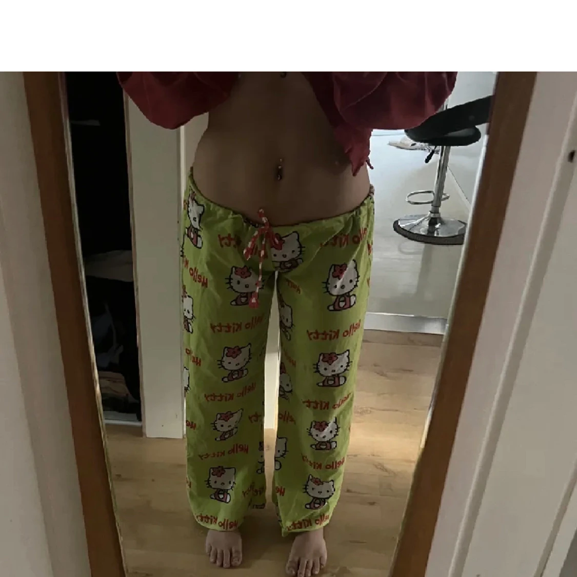 Säljer dessa byxor för de är lite för är inte riktigt inte min stil köpte dem här på Plick skriv privat om vill köpa💕  - 90