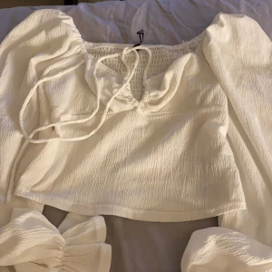 Blus - Blus från new yorker som är lite för kort för mig så har aldrig använt, denna kostade typ 150kr💗