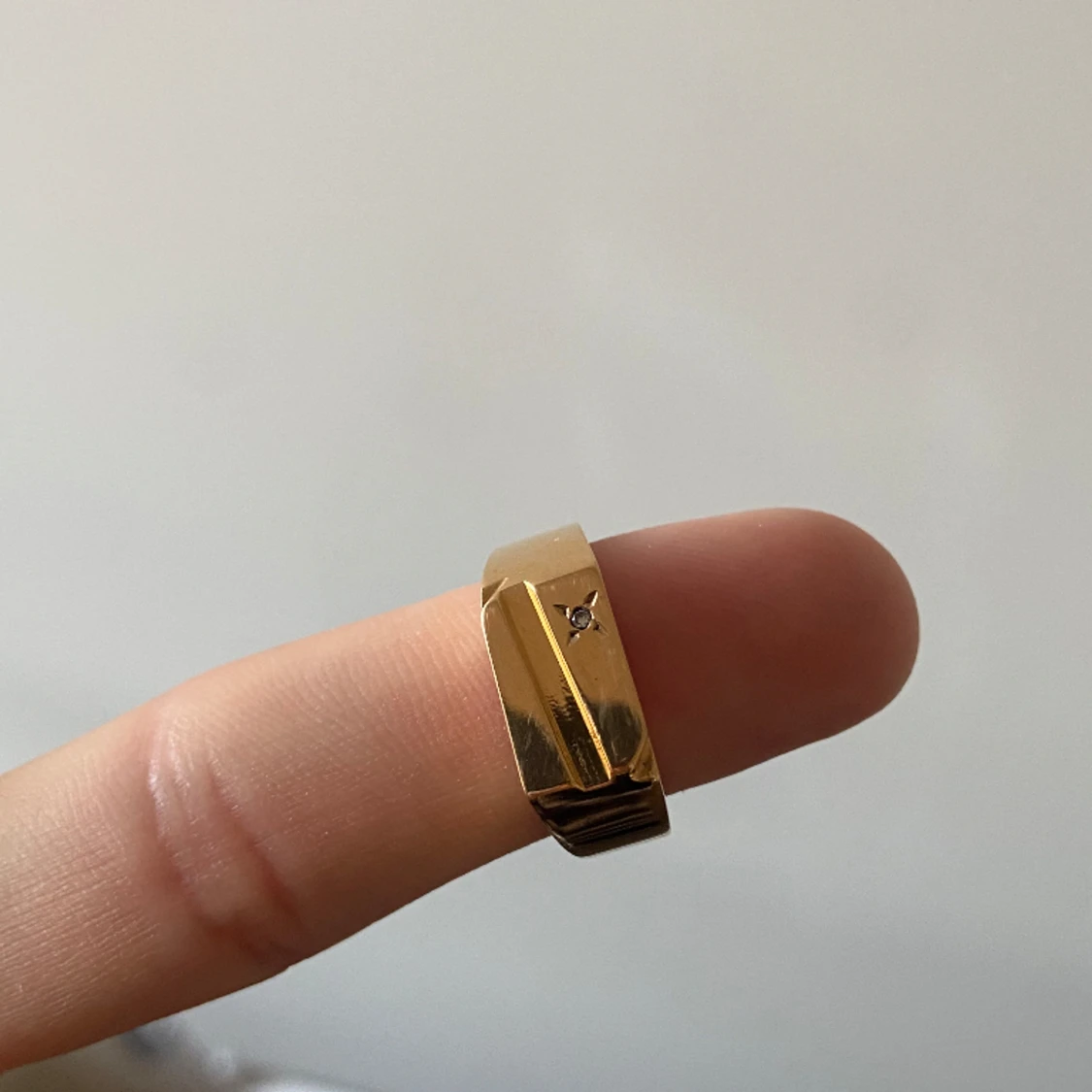 Guld ring 18karat (klackring) - 91