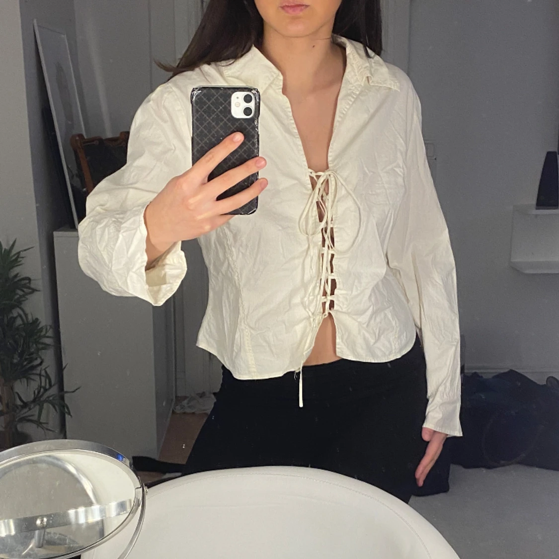 Vit snörad skjorta  - 90