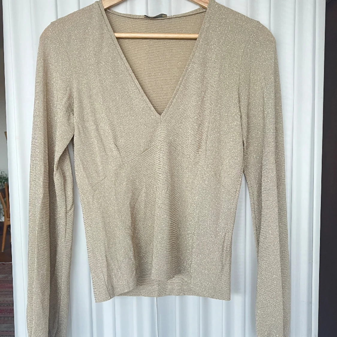 Guldig blus från Filippa K - 90