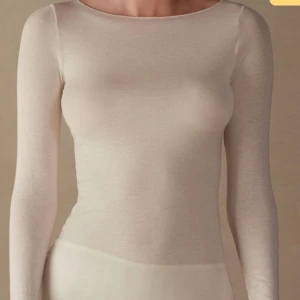 Intimissimi tröja  - Säljer pågrund av att jag inte använder den , inga defekter vad jag har sett