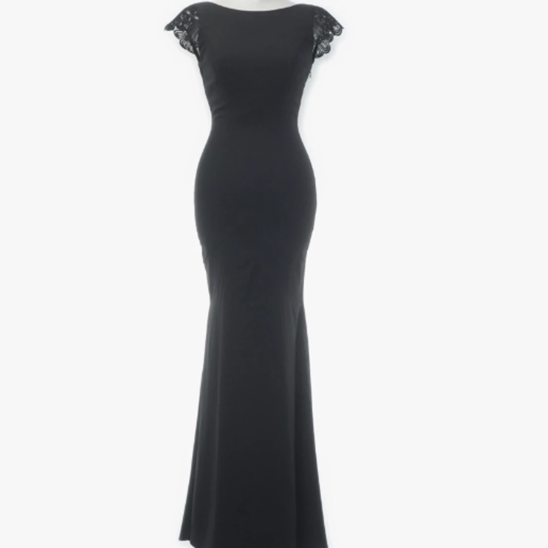 Svart balklänning med spetsärmar 