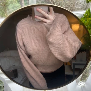 Tröja från Nakd💕 - Laxrosa stickad tröja med volangarmar❤️‍🔥❤️‍🔥 