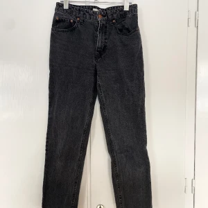 Ankel jeans strl 36  - Gott skick. 
