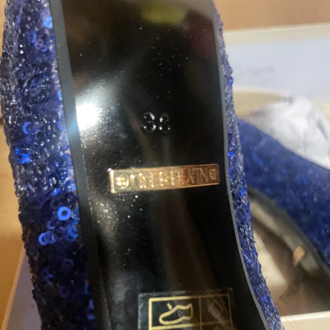 Blå glittriga klackskor - 91