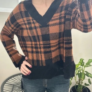 Vintage sweater  - Har använts ett par gånger, men är i bra skick 🌟 