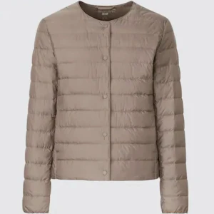 Uniqlo jacka  -  super fin Uniqlo jacka i M.  inga defekter. 💕den har en fläck 