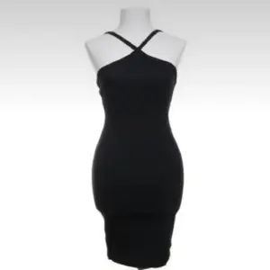 (inte min bild) Säljer denna klänning från lager 157. Klänningen är i bra skick men säljer pga ingen användning. Klänningens strl är M. 