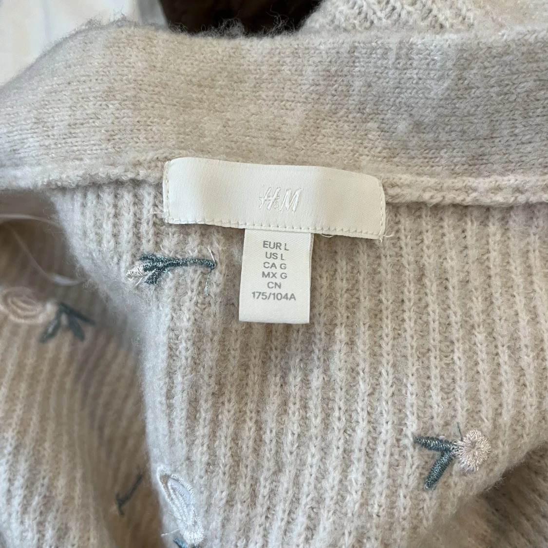 Söt stickad kofta L - 91